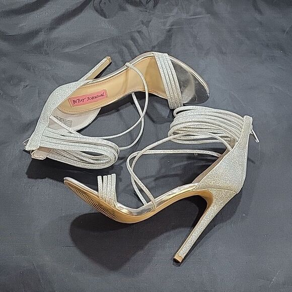 BLUE BY BETSEY JOHNSON WOMEN'S KORA DRESS SANDAL, Silver Glitter - Picture 13 of 16